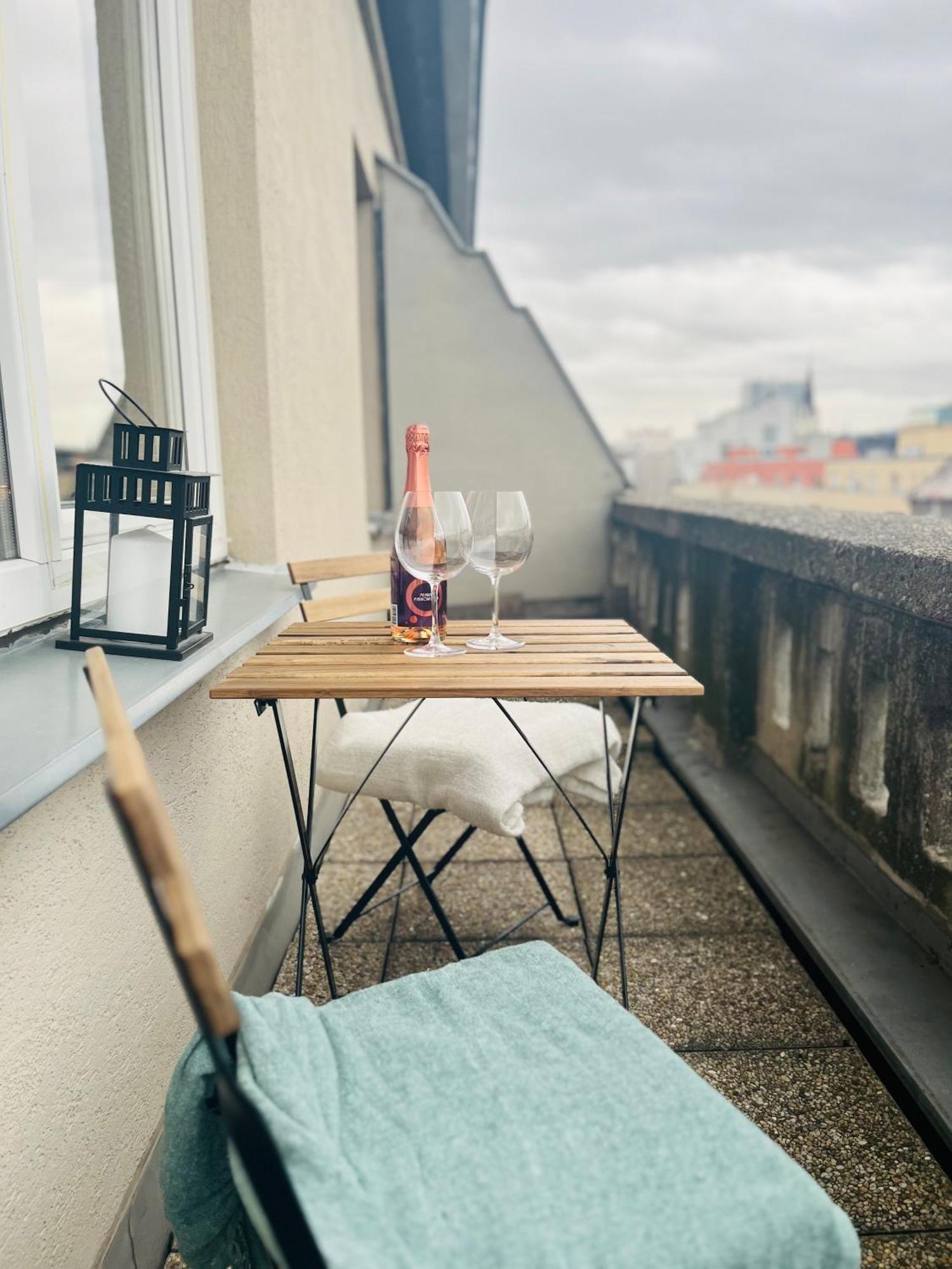 Apartamento Charming Studio In The Old Town Bratislava Exterior foto