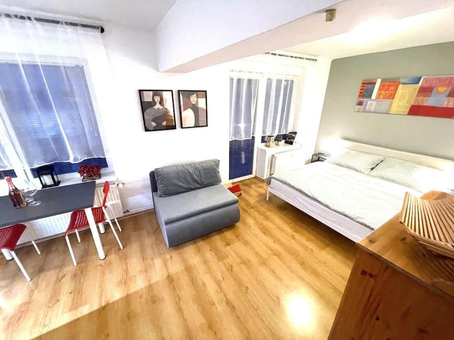 Apartamento Charming Studio In The Old Town Bratislava Exterior foto